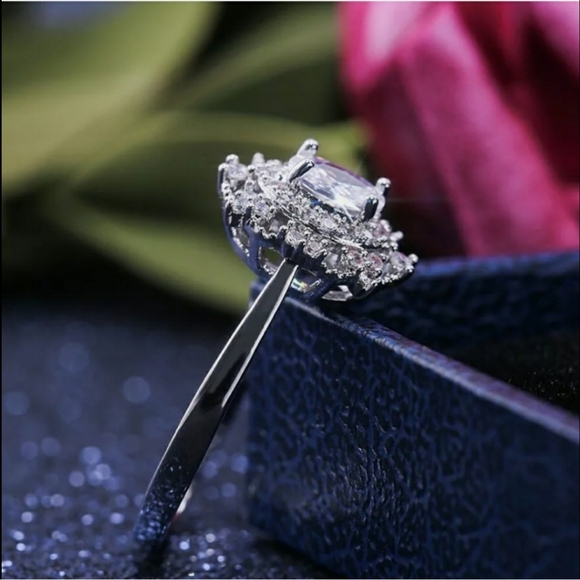 New Elegant Engagement/Wedding Ring - Picture 7 of 7